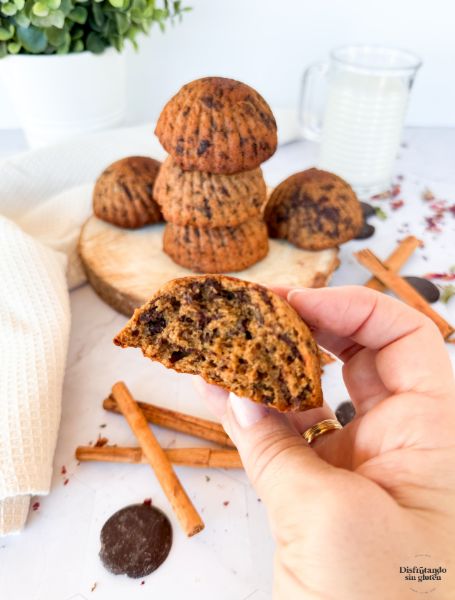 Magdalenas de chocolate y canela sin gluten