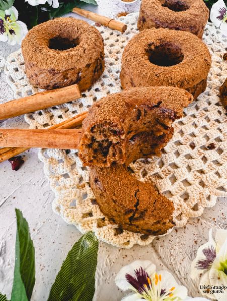 Donuts horneados de canela sin gluten